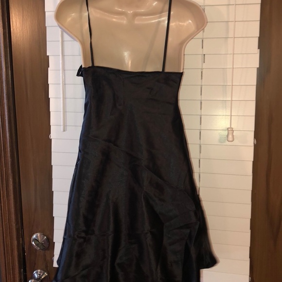 Kasara Gown - Picture 5 of 6